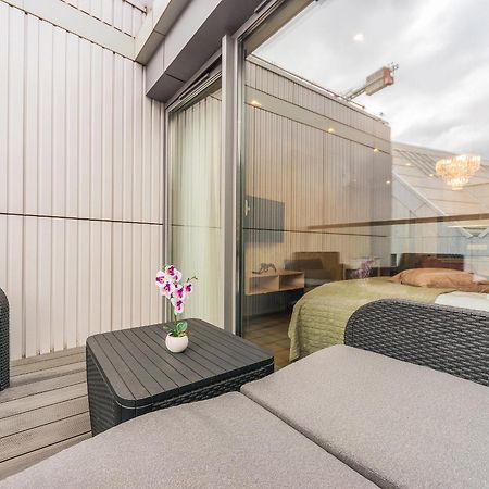 Flatbook - City Center Apartments Granaria With Parking 그단스크 객실 사진