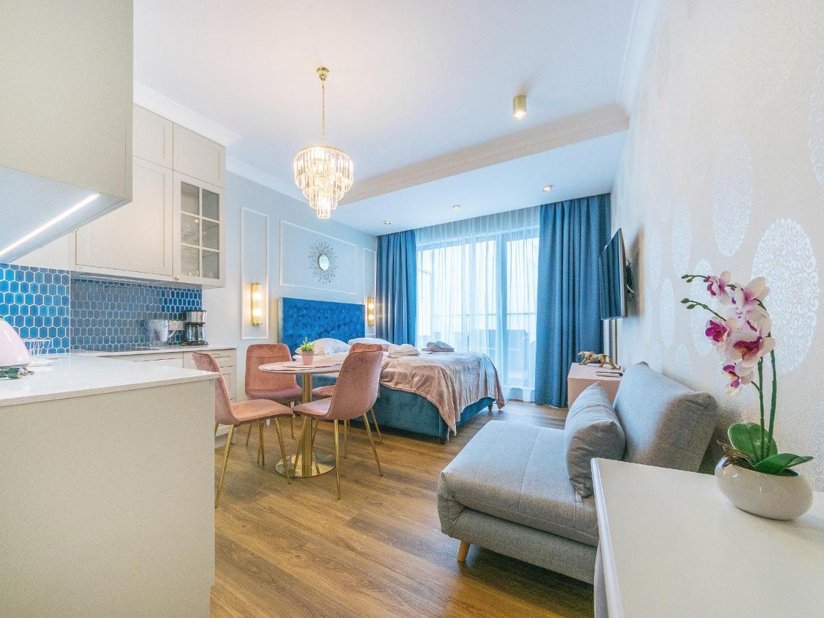Flatbook - City Center Apartments Granaria With Parking 그단스크 외부 사진