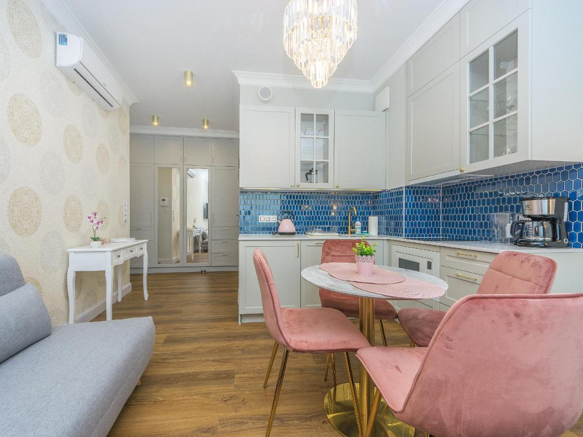 Flatbook - City Center Apartments Granaria With Parking 그단스크 외부 사진