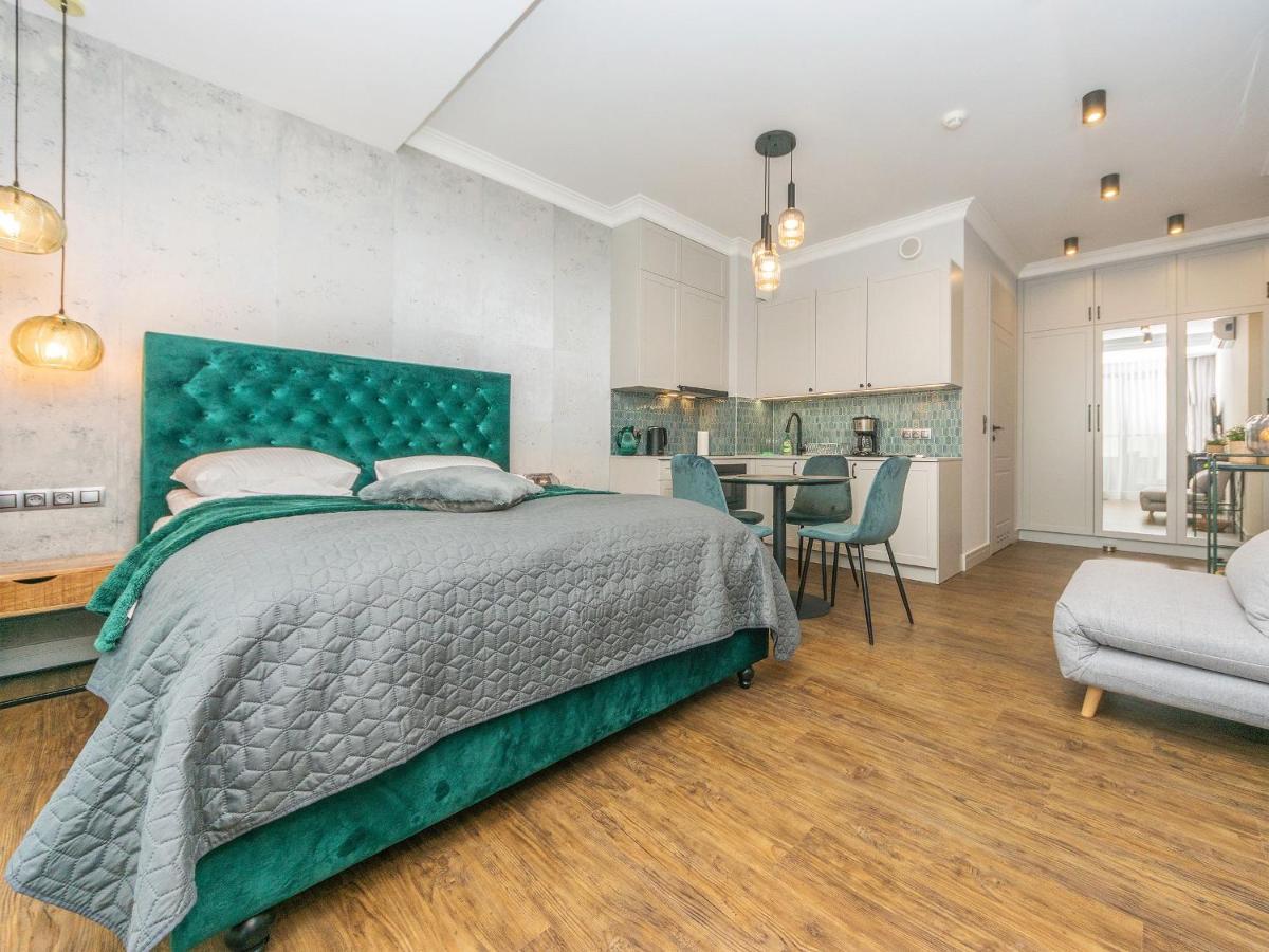 Flatbook - City Center Apartments Granaria With Parking 그단스크 외부 사진