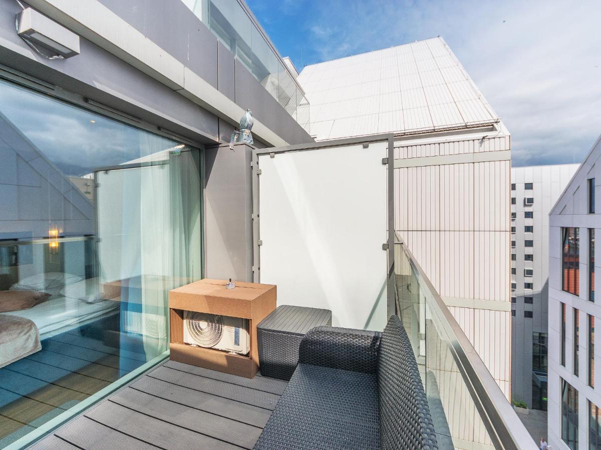 Flatbook - City Center Apartments Granaria With Parking 그단스크 외부 사진