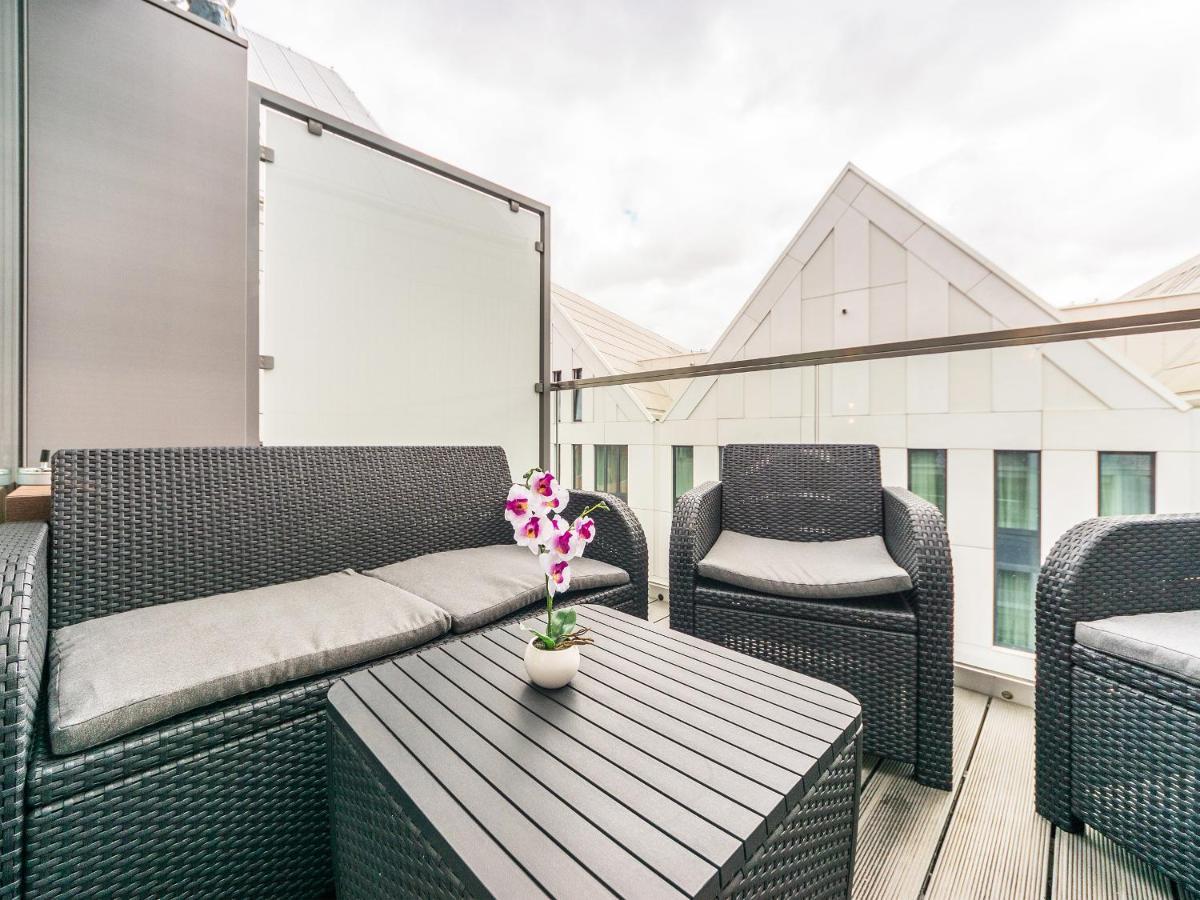 Flatbook - City Center Apartments Granaria With Parking 그단스크 외부 사진